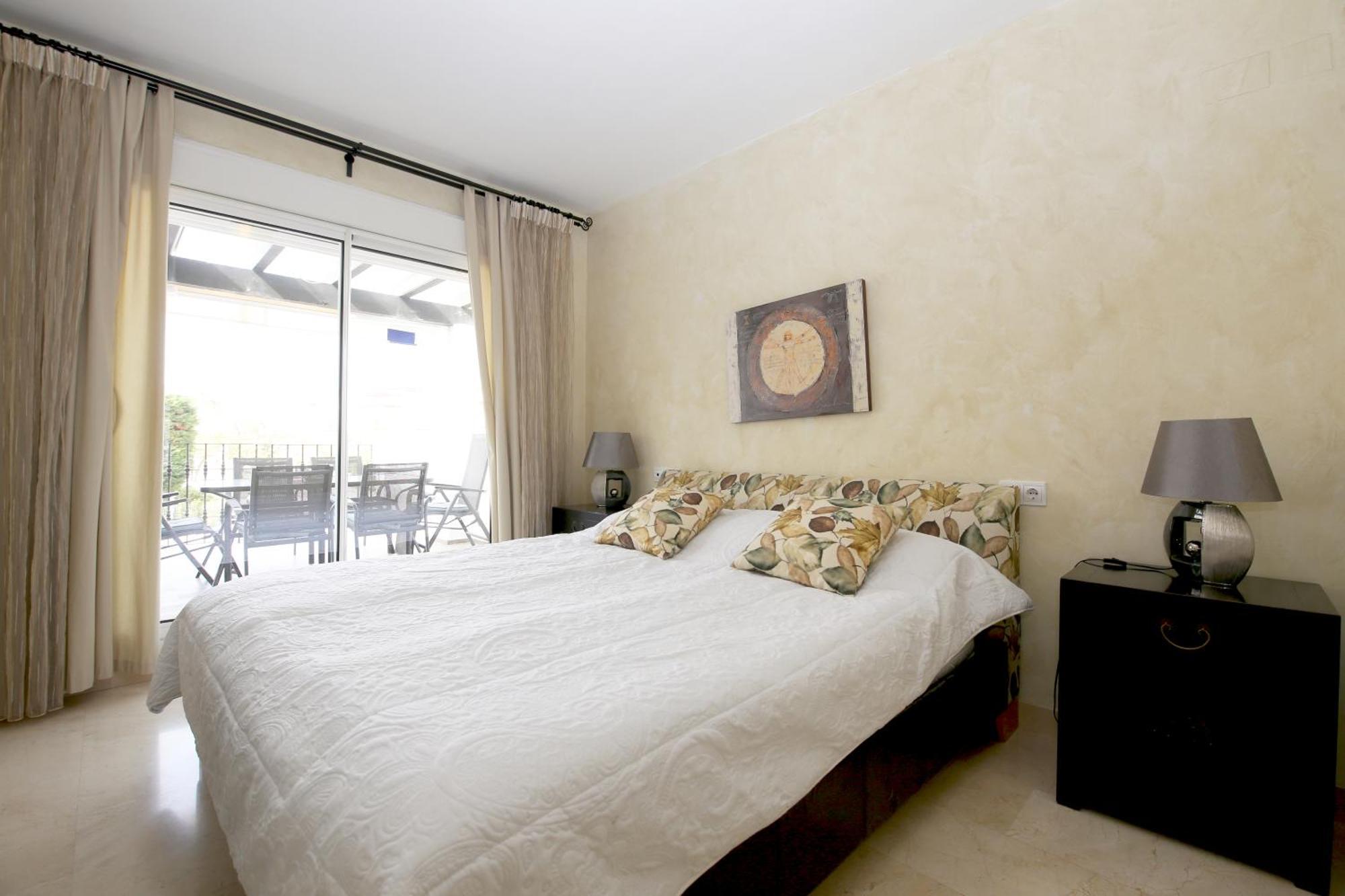San Pedro Beachside Abril Apartment