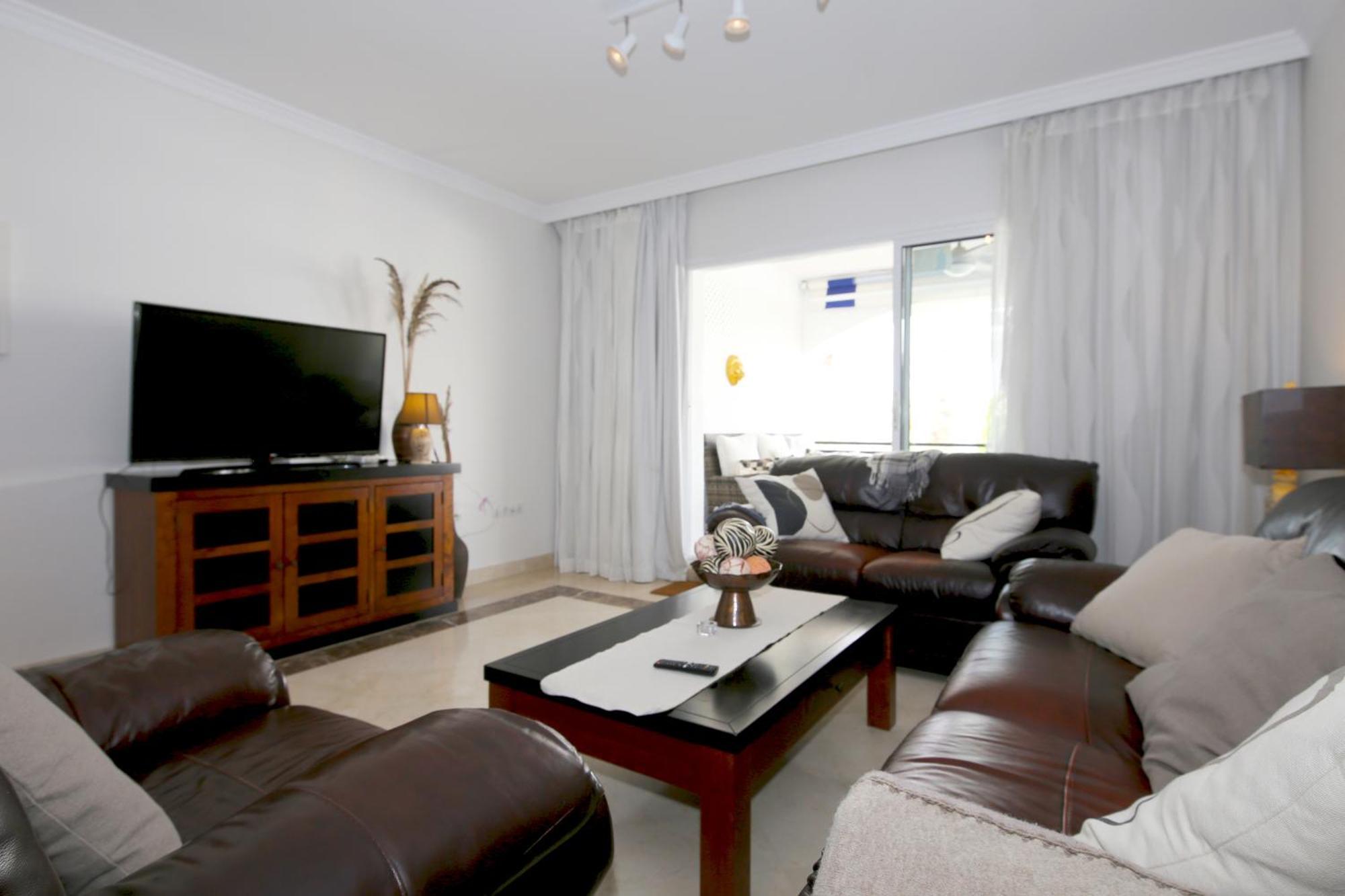 San Pedro Beachside Abril Apartemen *